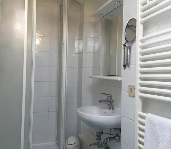 Pensionat Tra Mare E Laguna Venedig-Lido